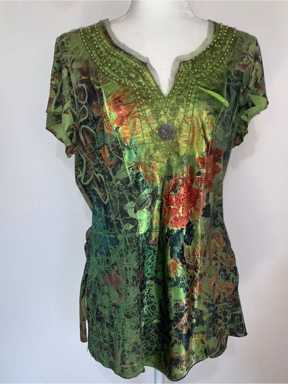 B.L.E.U. green beaded sublimation top Large